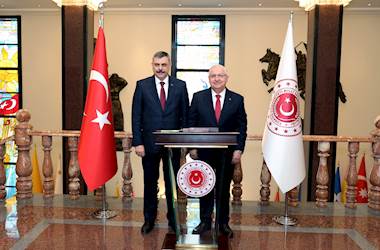 Millî Savunma Bakanı Yaşar Güler ve İçişleri Bakanı Mustafa Çiftçi, Millî Savunma Bakanlığında Bir Araya Geldi