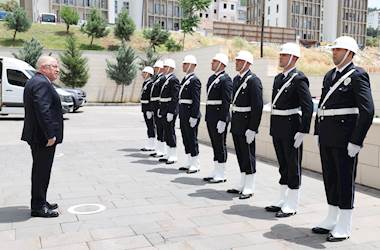 Kahramanmaraş’ta Bulunan Millî Savunma Bakanı Yaşar Güler, Valiliği Ziyaret Ederek Vali Mükerrem Ünlüer’den Kentteki Çalışmalara İlişkin Bilgi Aldı