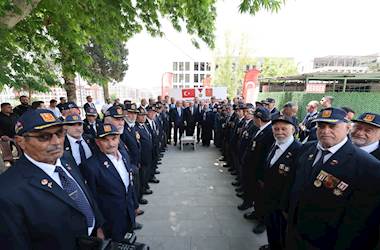 Millî Savunma Bakanı Yaşar Güler, Kahramanmaraş’ta Harp Malulü Gaziler, Şehit Dul ve Yetimleri Derneği İle Türkiye Muharip Gaziler Derneği Şubelerini Ziyaret Etti