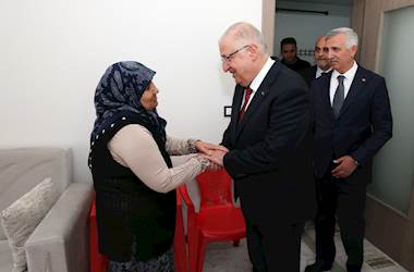 Millî Savunma Bakanı Yaşar Güler, Kahramanmaraş’ta Şehit Ailesini Ziyaret Etti