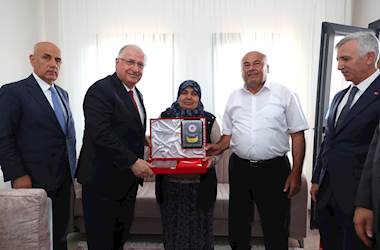 Millî Savunma Bakanı Yaşar Güler, Kahramanmaraş’ta Şehit Ailesini Ziyaret Etti
