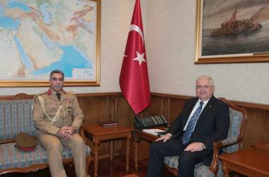 Millî Savunma Bakanı Yaşar Güler, Irak’ın Ankara Askerî Ataşesi Tümgeneral Khalil Kamal Khalil’i Kabul Etti 