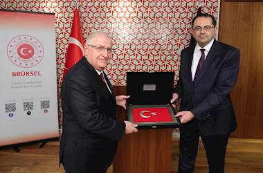 Millî Savunma Bakanı Yaşar Güler, Brüksel Büyükelçiliğimizi ve Askerî Ataşeliğimizi Ziyaret Etti 
