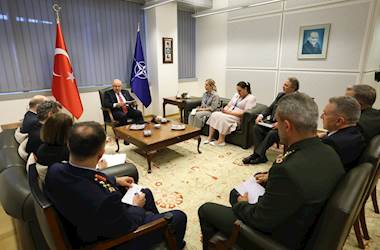 Millî Savunma Bakanı Yaşar Güler, Brüksel’de Türk Basın Mensuplarına Açıklamalarda Bulundu 