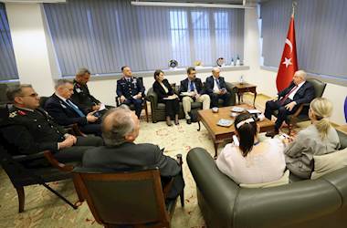 Millî Savunma Bakanı Yaşar Güler, Brüksel’de Türk Basın Mensuplarına Açıklamalarda Bulundu 