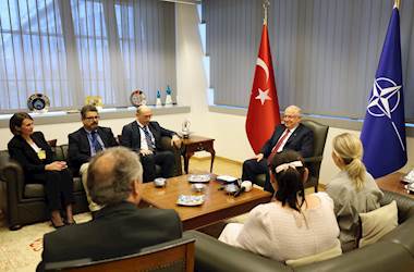 Millî Savunma Bakanı Yaşar Güler, Brüksel’de Türk Basın Mensuplarına Açıklamalarda Bulundu 