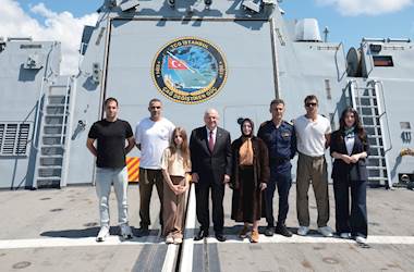 Millî Savunma Bakanı Yaşar Güler, TCG İstanbul'da Çekimleri Devam Eden “Operasyon Alesta” Dizisinin Setini Ziyaret Etti