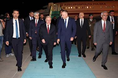 Millî Savunma Bakanı Yaşar Güler, Polonya Cumhurbaşkanı Sayın Karol Nawrocki'yi Esenboğa Havalimanında Karşıladı