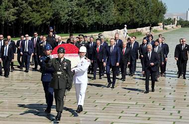 Millî Savunma Bakanı Yaşar Güler Tarafından Karşılanan Polonya Cumhurbaşkanı Sayın Karol Nawrocki Anıtkabir’i Ziyaret Etti