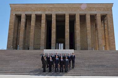 Millî Savunma Bakanı Yaşar Güler Tarafından Karşılanan Polonya Cumhurbaşkanı Sayın Karol Nawrocki Anıtkabir’i Ziyaret Etti