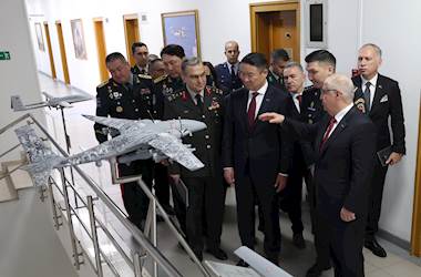 Millî Savunma Bakanı Yaşar Güler ve Moğolistan Savunma Bakanı Damba Batlut, Heyetler Arası Görüşmelerin Ardından Askerî Eğitim İş Birliği Anlaşması’nı İmzaladı