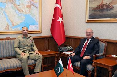 Millî Savunma Bakanı Yaşar Güler, Pakistan Kara Kuvvetleri ve Savunma Kuvvetleri Komutanı Mareşal Syed Asim Munir’i Kabul Etti
