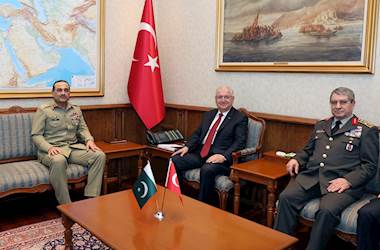 Millî Savunma Bakanı Yaşar Güler, Pakistan Kara Kuvvetleri ve Savunma Kuvvetleri Komutanı Mareşal Syed Asim Munir’i Kabul Etti
