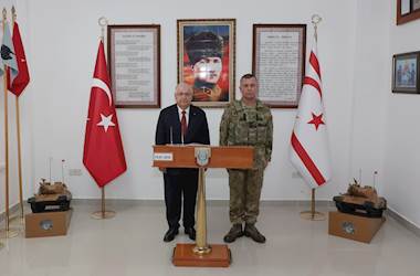 Millî Savunma Bakanı Yaşar Güler, KKTC'deki 14’üncü Zırhlı Tugay Komutanlığındaki Mehmetçiklerimize Hitaben Bir Konuşma Yaptı