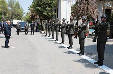 Millî Savunma Bakanı Yaşar Güler, 28’inci Mekanize Piyade Tümen Komutanlığını Ziyaret Etti