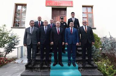 Kars’ta Bulunan Millî Savunma Bakanı Yaşar Güler, Kars Valiliğini Ziyaret Etti