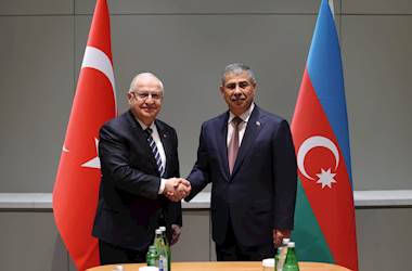 Millî Savunma Bakanı Yaşar Güler, Azerbaycan Savunma Bakanı Orgeneral Zakir Hasanov ile İkili Bir Görüşme Yaptı