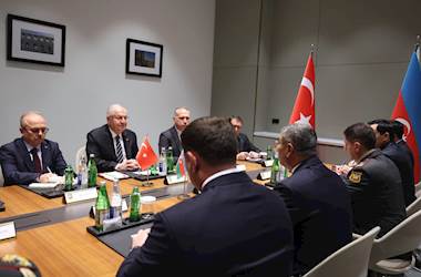 Millî Savunma Bakanı Yaşar Güler, Azerbaycan Savunma Bakanı Orgeneral Zakir Hasanov ile İkili Bir Görüşme Yaptı