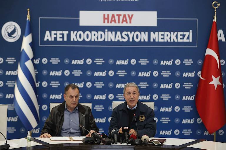 Millî Savunma Bakanı Hulusi Akar ve Yunanistan Savunma Bakanı Nikolaos Panagiotopoulos Hatay’da Ortak Basın Açıklaması Yaptı