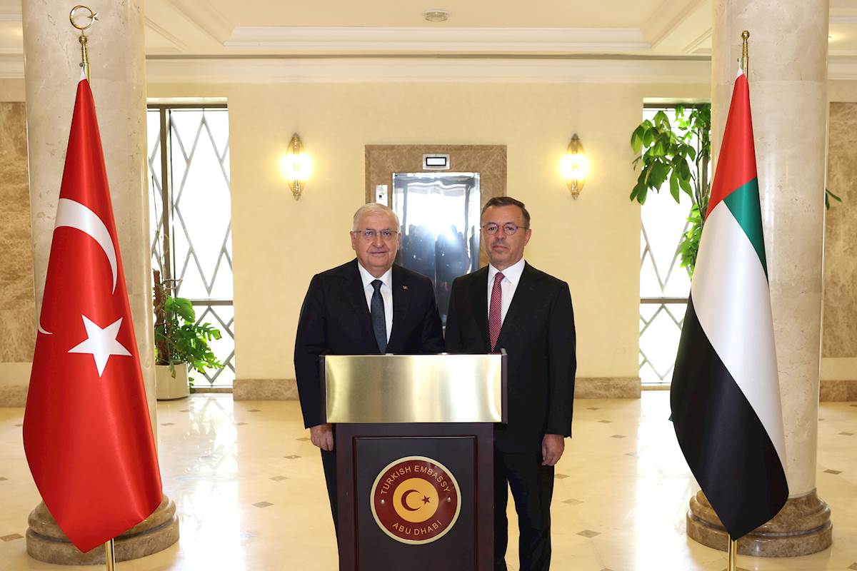Millî Savunma Bakanı Yaşar Güler, Abu Dabi Büyükelçiliğimizi Ziyaret Etti