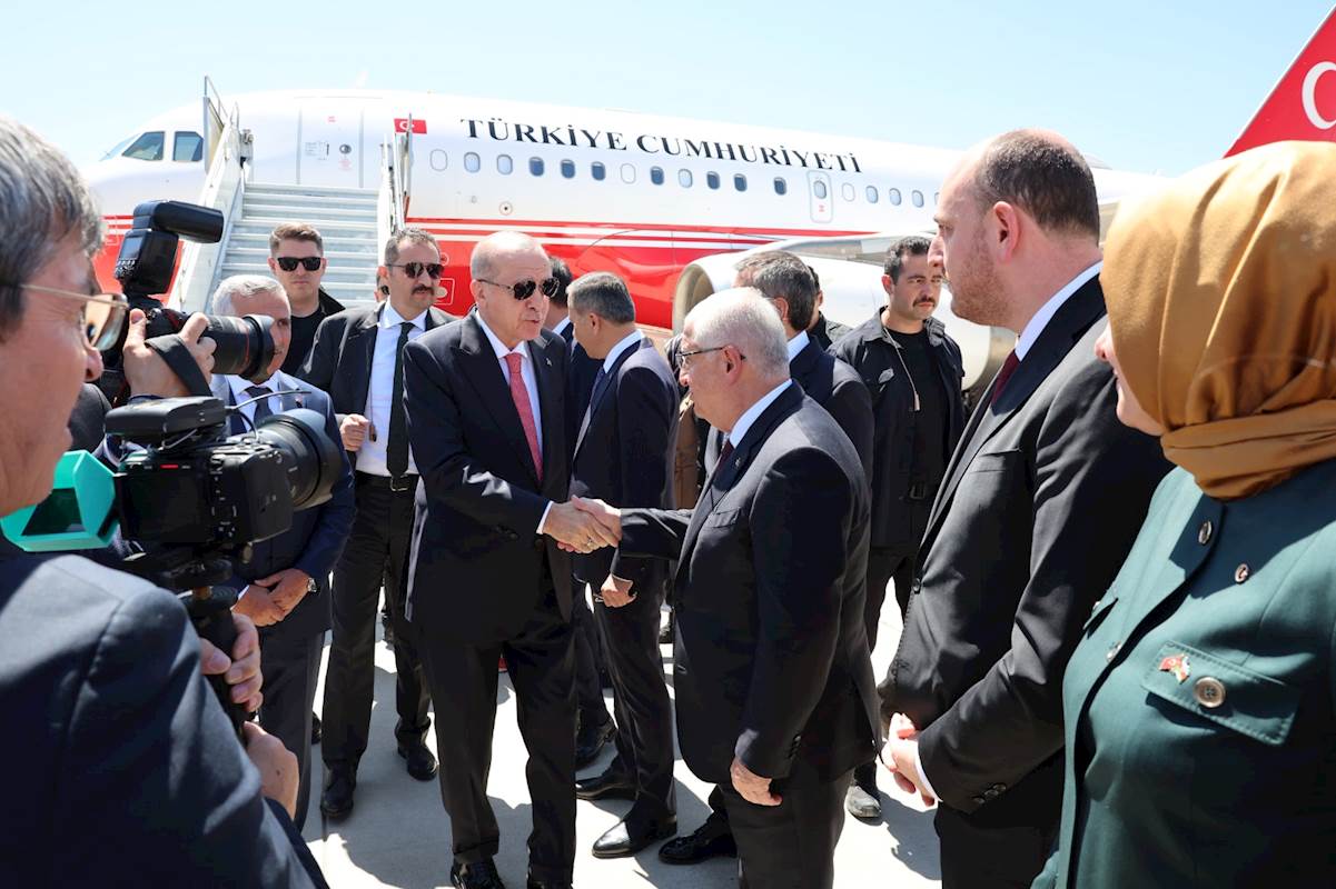 Millî Savunma Bakanı Yaşar Güler, “Azerbaycan Mahallesi'nde 250 Bininci Afet Konutu Anahtar Teslimi ve Kura Çekim Töreni"ne Katıldı