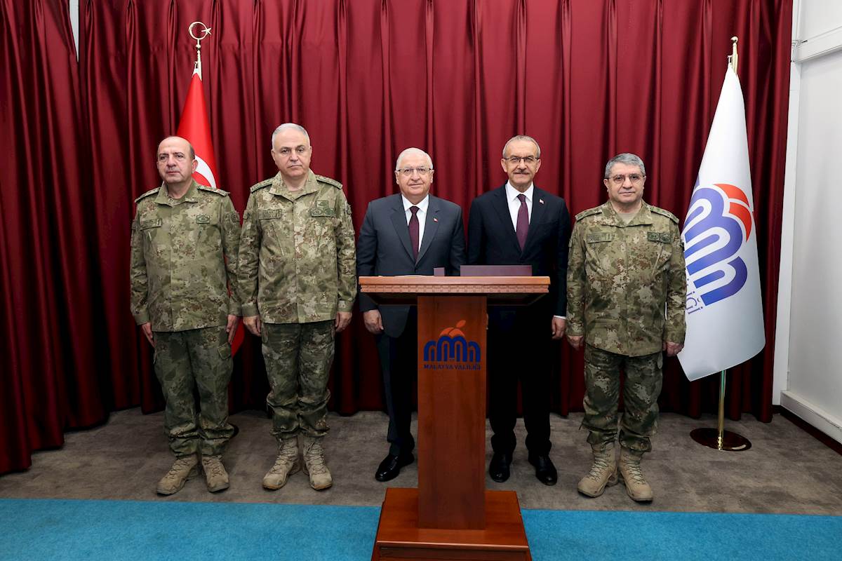 Millî Savunma Bakanı Yaşar Güler, 2’nci Ordu Komutanlığında İnceleme ve Denetlemelerde Bulunmak Üzere Malatya’ya Gitti