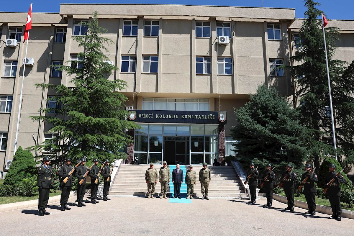 Millî Savunma Bakanı Yaşar Güler, 8’inci Kolordu Komutanlığında İnceleme ve Denetlemelerde Bulundu