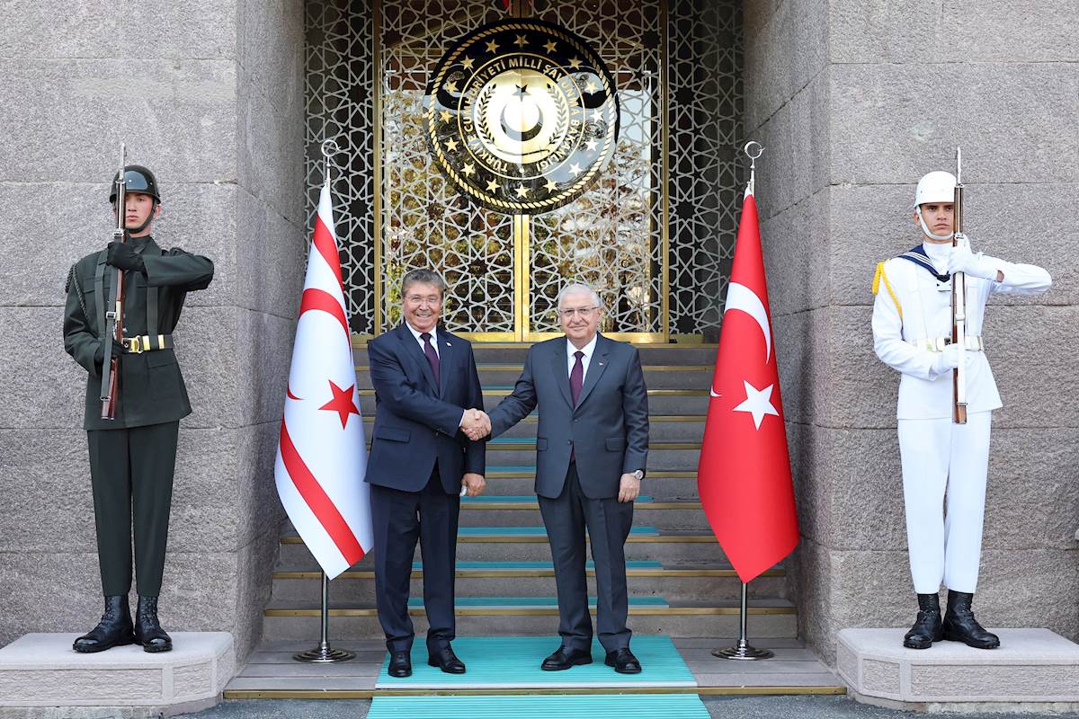 Millî Savunma Bakanı Yaşar Güler, KKTC Başbakanı Ünal Üstel ile Bir Araya Geldi