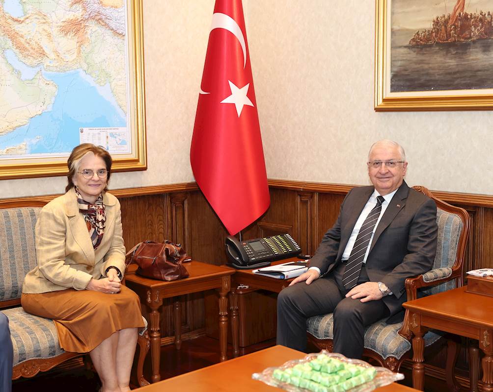 Millî Savunma Bakanı Yaşar Güler, Brezilya Büyükelçisi Gilda Motta Santos Neves'i Kabul Etti