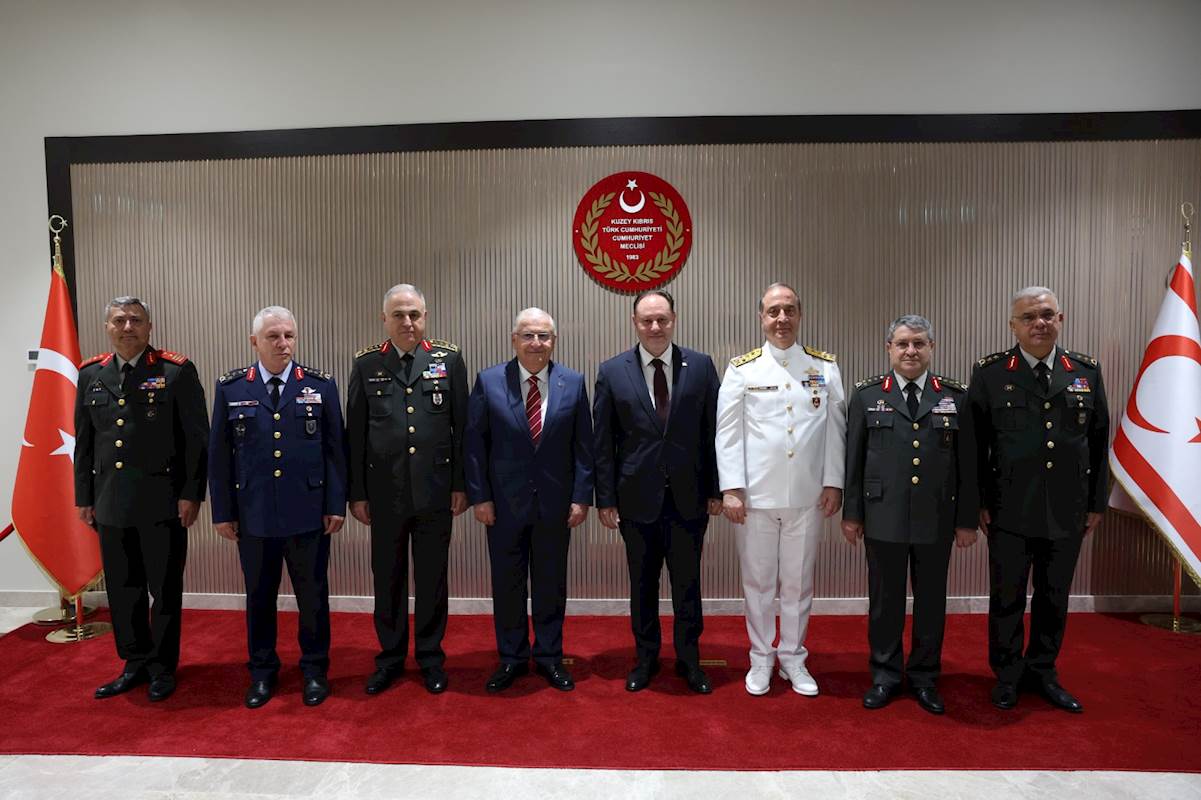 Millî Savunma Bakanı Yaşar Güler ve Beraberindeki TSK Komuta Kademesi, KKTC Meclis Başkanı’nı Ziyaret Etti