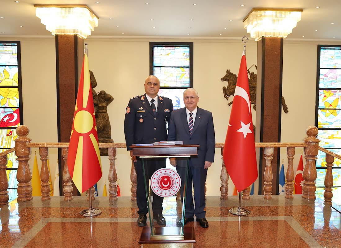 Millî Savunma Bakanı Yaşar Güler, Kuzey Makedonya Genelkurmay Başkanı Tümgeneral Sashko Lafchiski’yi Kabul Etti
