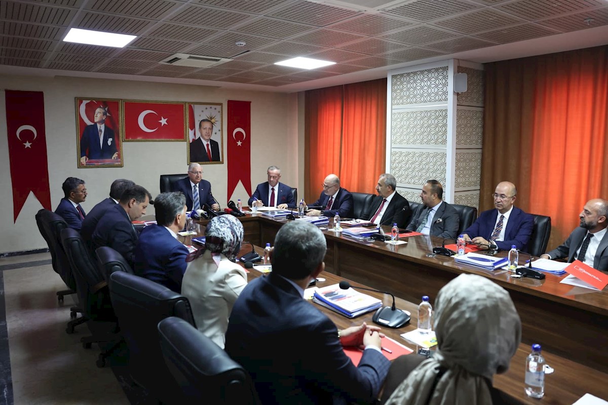 Millî Savunma Bakanı Yaşar Güler, Hakkâri’de Gerçekleştirilen Toplantıda Konuştu