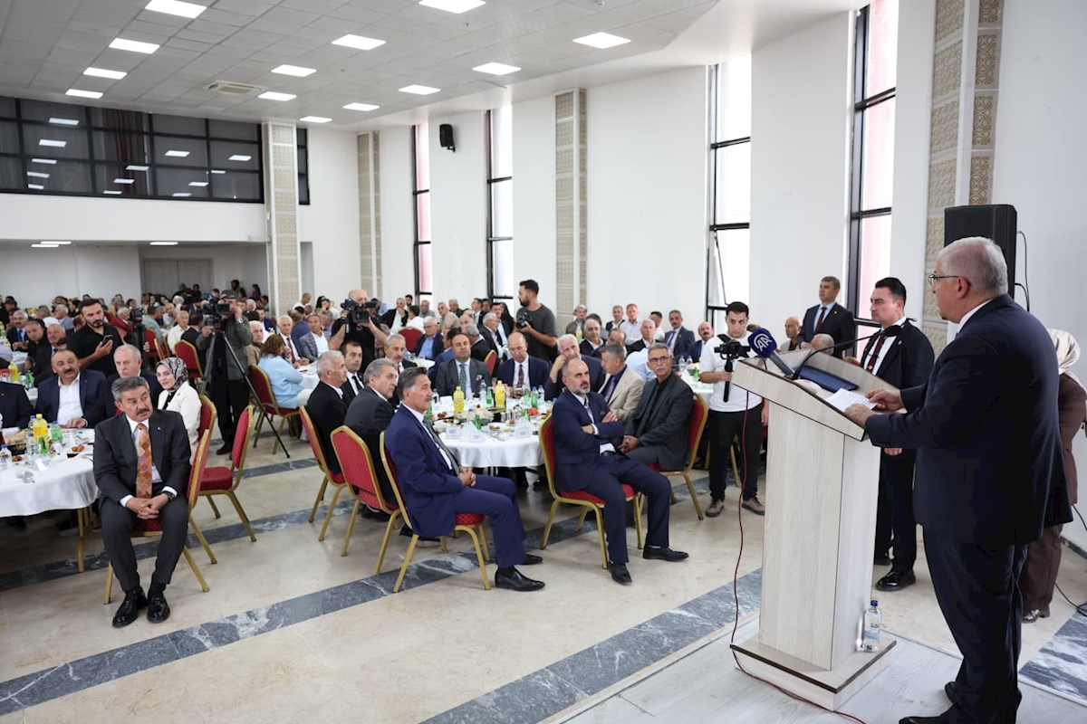 Millî Savunma Bakanı Yaşar Güler Hakkâri'de Düzenlenen Yemeğe Katılarak Bir Konuşma Gerçekleştirdi