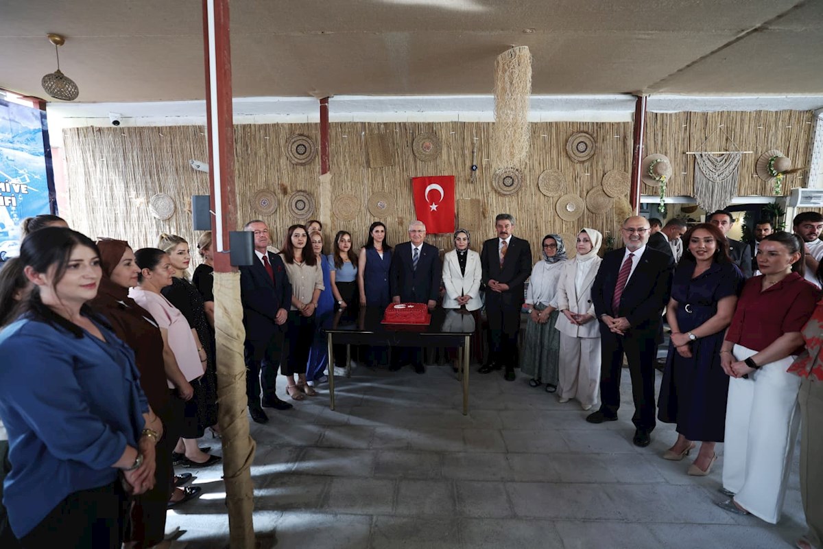 Millî Savunma Bakanı Yaşar Güler, Lilyana Kadın Kooperatifi ve Hakkâri Valiliğini Ziyaret Etti