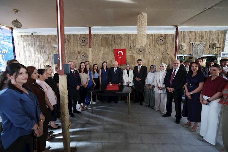 Millî Savunma Bakanı Yaşar Güler, Lilyana Kadın Kooperatifi ve Hakkâri Valiliğini Ziyaret Etti