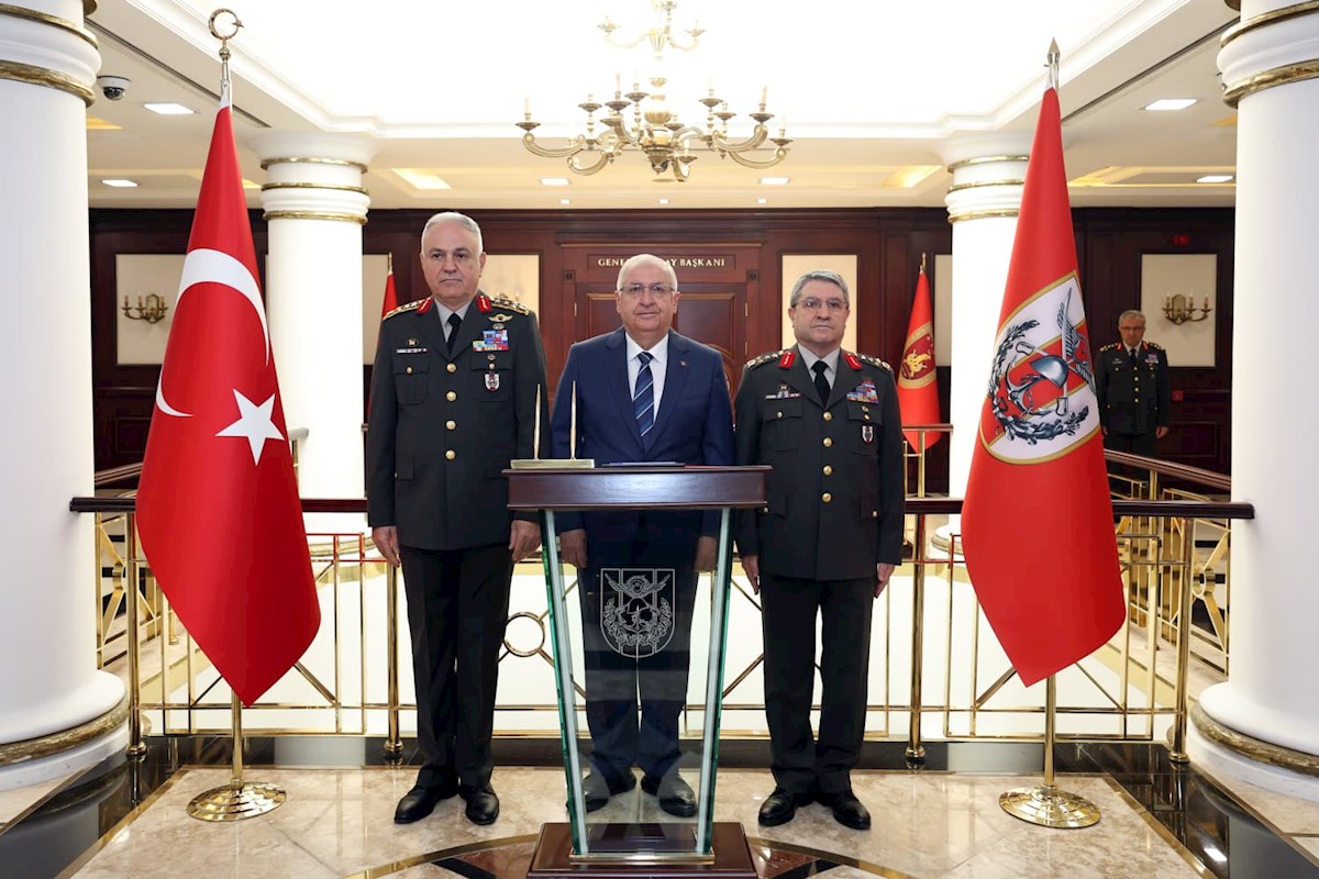 Millî Savunma Bakanı Yaşar Güler, Genelkurmay Başkanlığındaki Devir Teslim Törenine İştirak Etti
