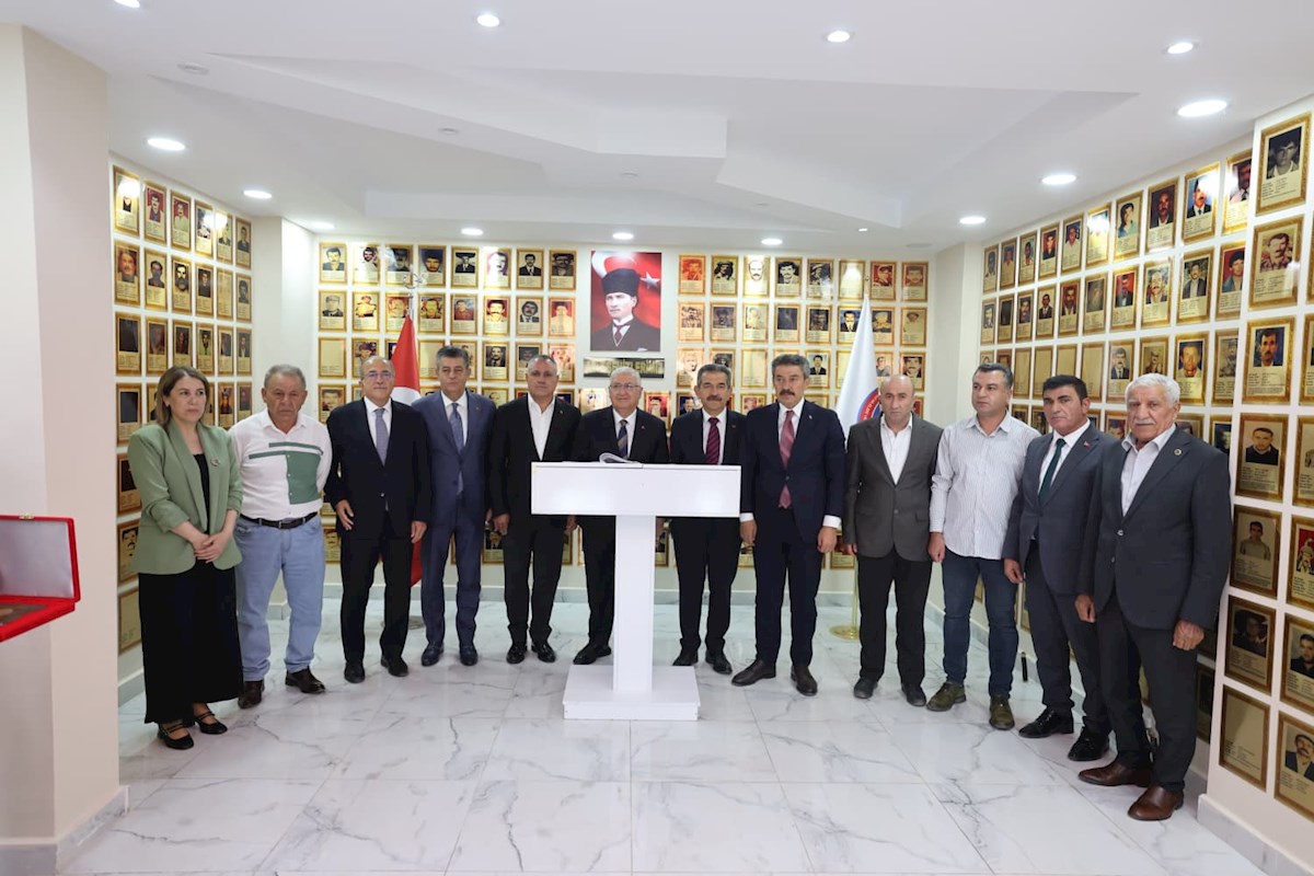 Millî Savunma Bakanı Yaşar Güler, Bakan Yardımcısı Şuay Alpay ile Şırnak Şehit, Gazi Aileleri ve Güvenlik Korucuları Federasyonu’nu Ziyaret Etti