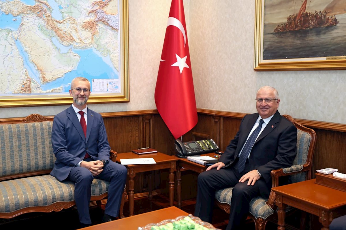 Millî Savunma Bakanı Yaşar Güler, Ukrayna'nın Ankara Büyükelçisi Nariman Dzhelialov'u Kabul Etti