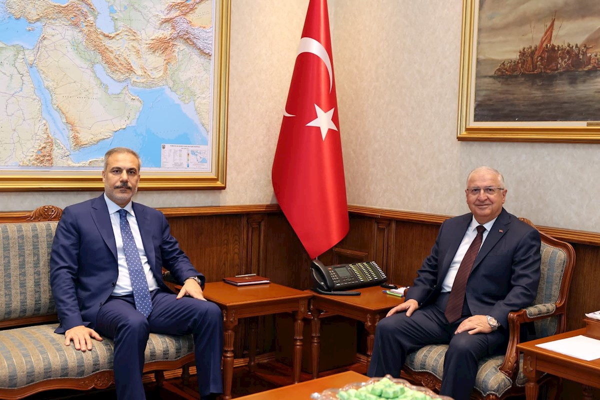 Millî Savunma Bakanı Yaşar Güler ile Dışişleri Bakanı Hakan Fidan, Millî Savunma Bakanlığında Bir Araya Geldi