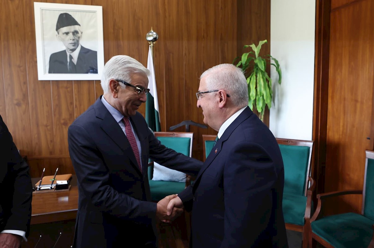 Millî Savunma Bakanı Yaşar Güler, Pakistan Savunma Bakanı Khawaja Muhammed Asif ile Bir Araya Geldi