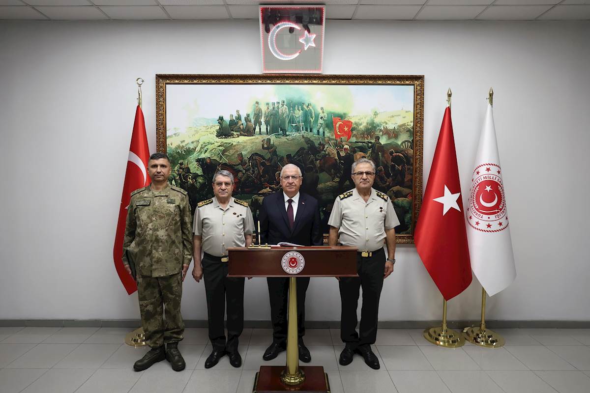 Millî Savunma Bakanı Yaşar Güler, 5’inci Ana Bakım Fabrika Müdürlüğümüzü Ziyaret Ederek İnceleme ve Denetlemelerde Bulundu