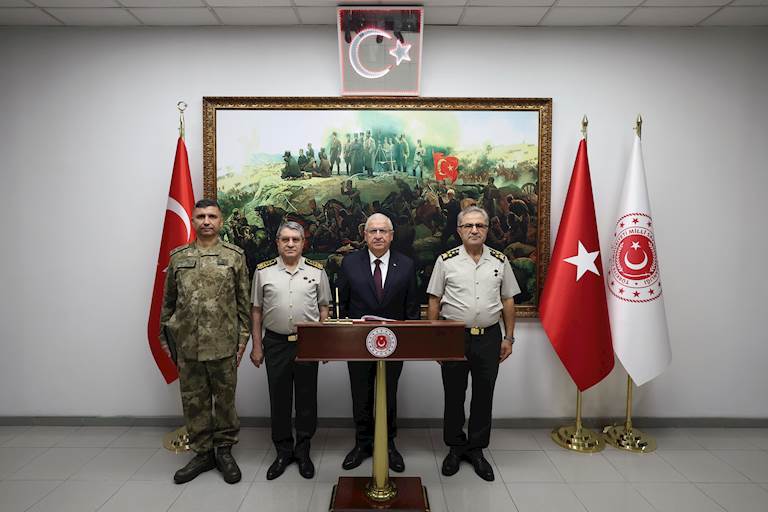 Millî Savunma Bakanı Yaşar Güler, 5’inci Ana Bakım Fabrika Müdürlüğümüzü Ziyaret Ederek İnceleme ve Denetlemelerde Bulundu