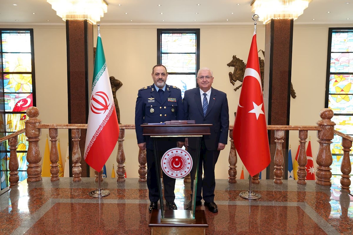 Millî Savunma Bakanı Yaşar Güler, İran Savunma ve Silahlı Kuvvetler Lojistik Bakanı Aziz Nasirzade ile Bir Araya Geldi