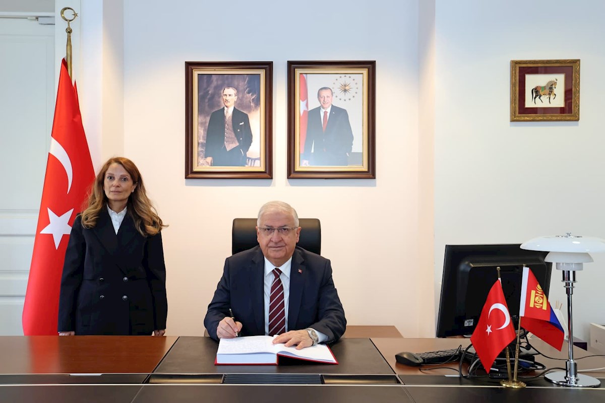 Millî Savunma Bakanı Yaşar Güler, Ulanbator Büyükelçiliğimizi Ziyaret Etti
