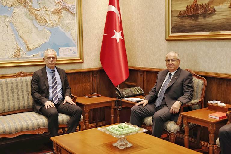 Millî Savunma Bakanı Yaşar Güler, Kuzey Kıbrıs Türk Cumhuriyeti'nin Ankara Büyükelçisi İsmet Korukoğlu'nu Makamında Kabul Etti