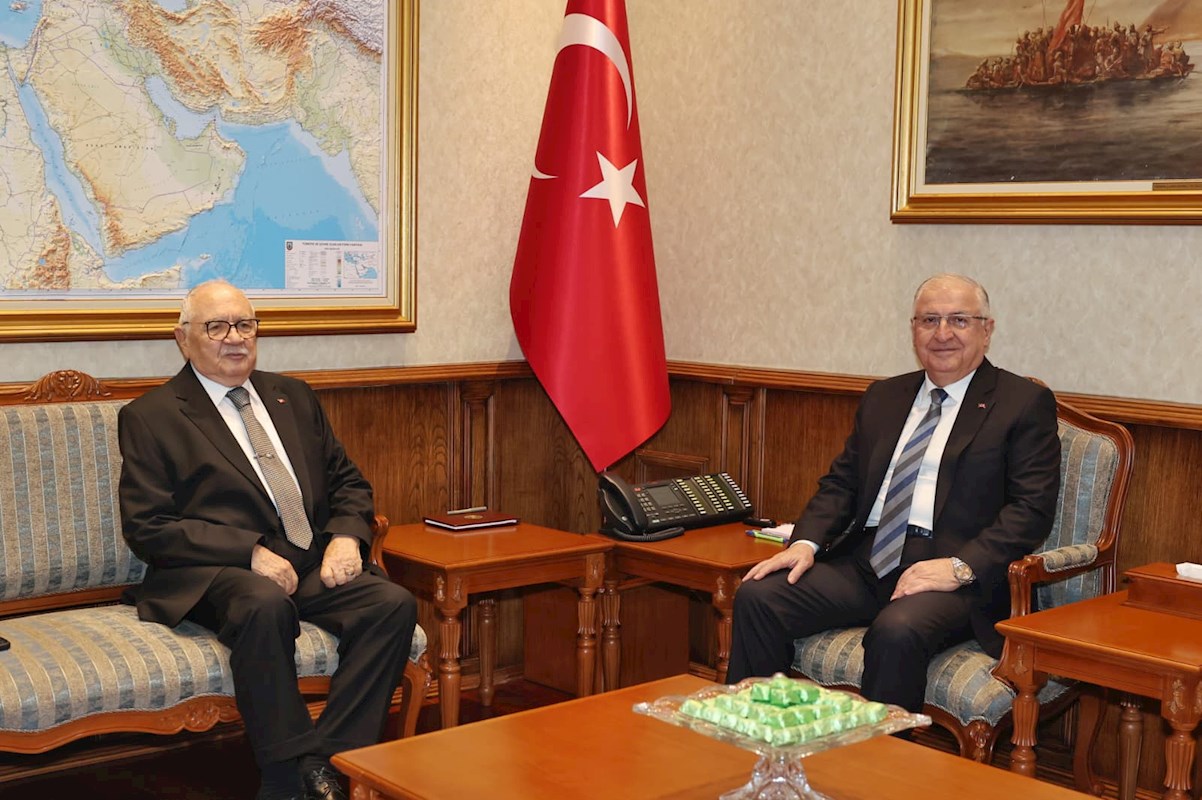 Millî Savunma Eski Bakanı Vecdi Gönül, Millî Savunma Bakanı Yaşar Güler’i Makamında Ziyaret Etti