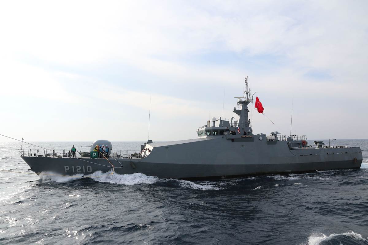 TCG Türkeli and FGS Elbe Conducts Training off the North of Chios