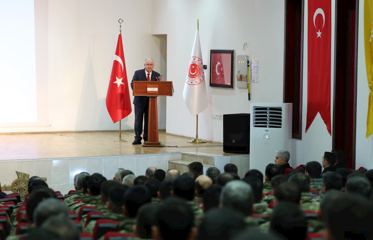 Cumhurbaşkanımız Sayın Recep Tayyip Erdoğan, Polatlı’daki Topçu ve Füze Okulu Komutanlığımızda Görevli Mehmetçiklerimizin Yeni Yılını Kutladı