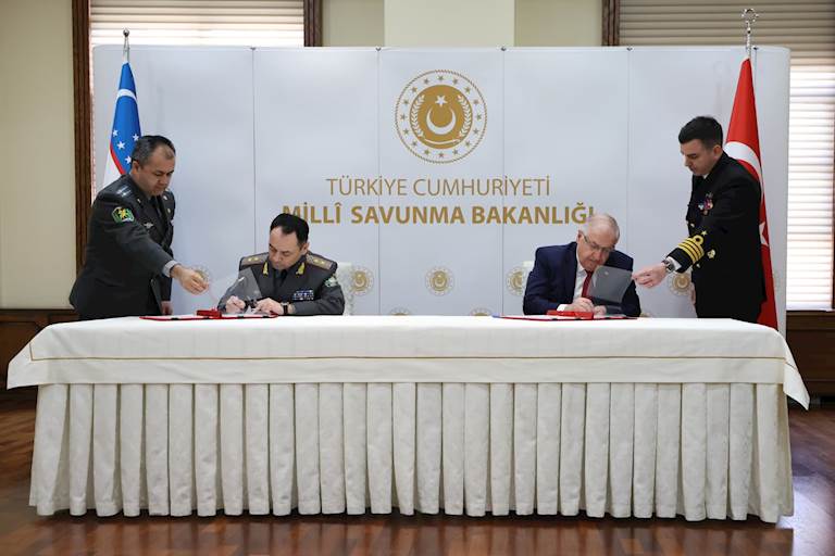 Millî Savunma Bakanı Yaşar Güler ve Özbekistan Savunma Bakanı Korgeneral Şuhrat Halmuhamedov, Millî Savunma Bakanlığında Heyetler Arası Görüşmeye Başkanlık Etti