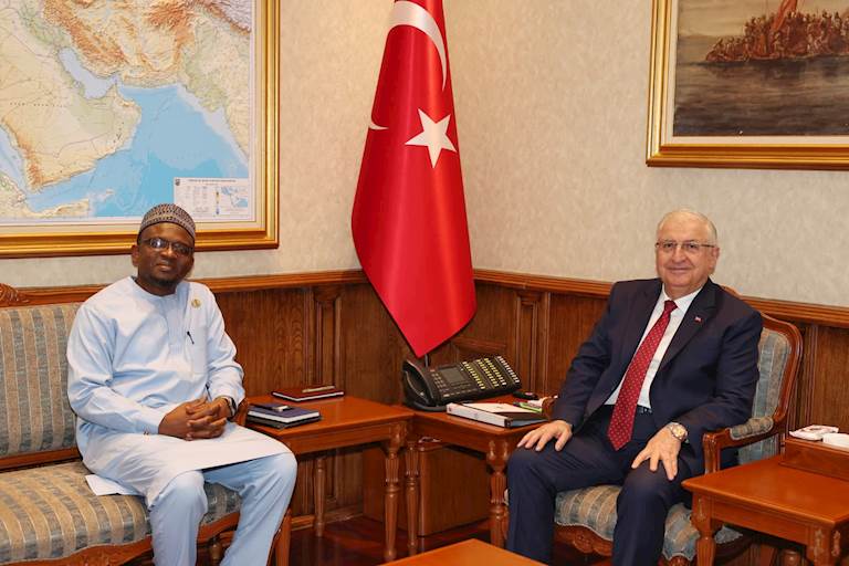 Millî Savunma Bakanı Yaşar Güler, Gana'nın Ankara Büyükelçisi Abdul Nasiru-Deen’i Kabul Etti